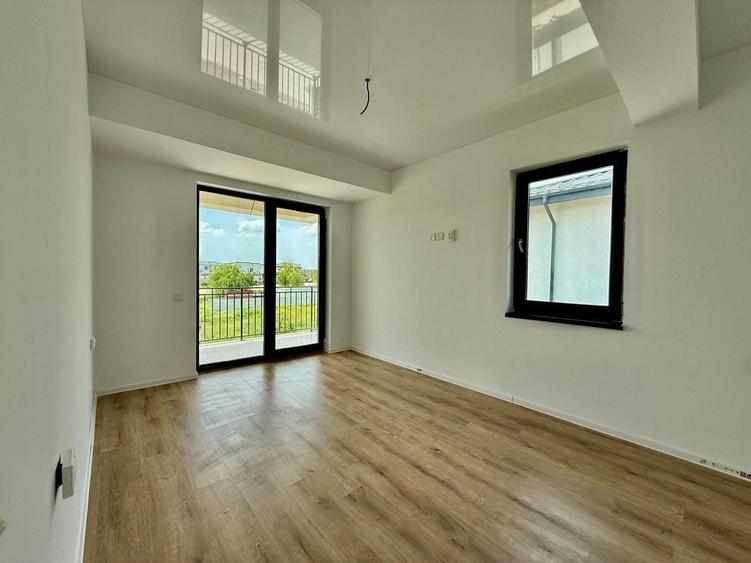 Duplex cu 3 camere cu Canalizare în Sud-Est