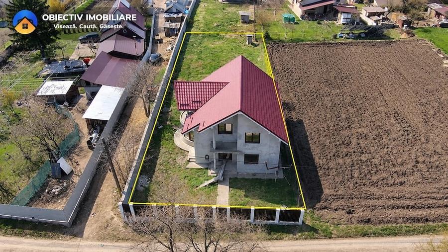 Casă cu Teren 953 Mp în Gura Văii