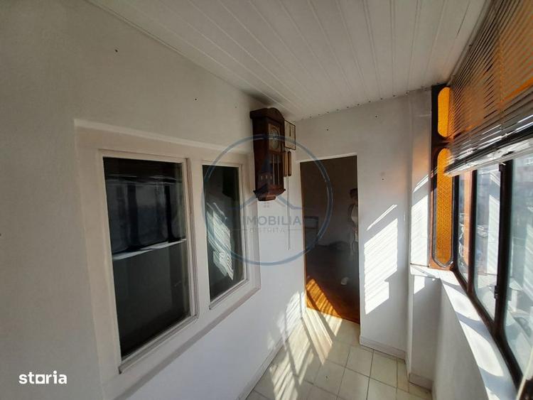 Apartament cu 4 camere, mobilat în Independenței