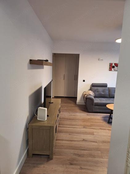 De inchiriat Apartament cu 2 camere in Pia?a 700 - 3