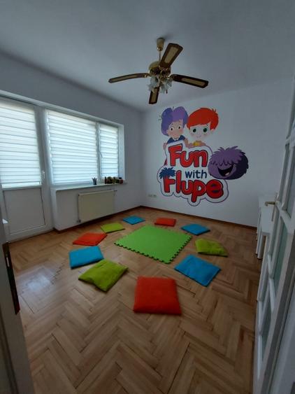 Casă individuală cu 12 camere cu Canalizare în Nord