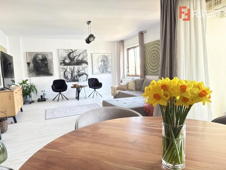 Apartament cu 3 camere decomandat, mobilat în Torontalului