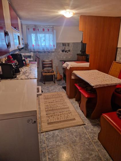 Casă cu 4 camere cu Teren 1000 Mp în Cucorăni