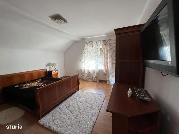 Casă cu 5 camere cu Teren 150 Mp în Central