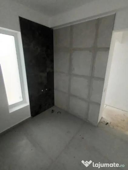 Casă cu 4 camere cu Teren 400 Mp în Central