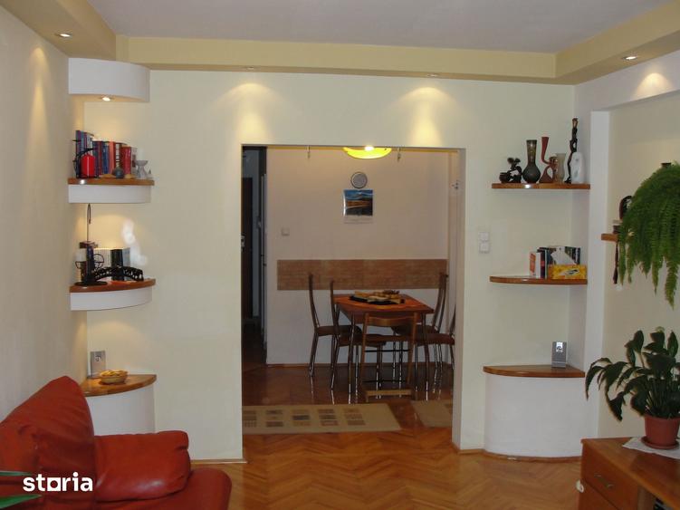 Apartament cu 4 camere în Zorilor