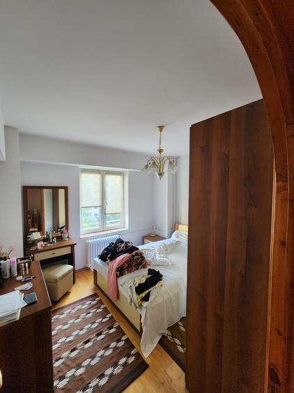 Apartament cu 3 camere decomandat în Nerva Traian