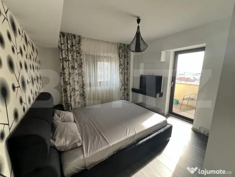 Apartament cu 3 camere decomandat în Calea București