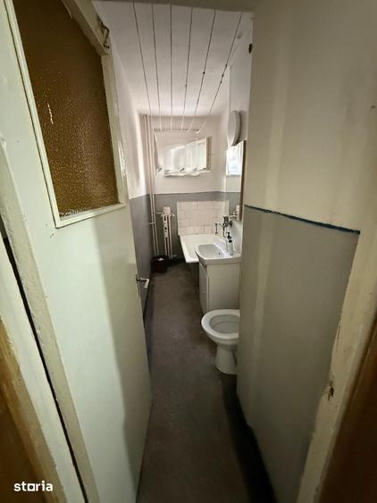 Apartament cu 3 camere semidecomandat în George Enescu