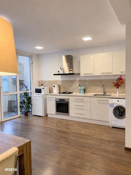 Apartament cu 4 camere în Rosetti