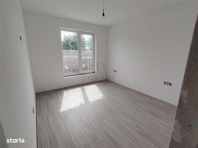 Casă cu 4 camere în Albina