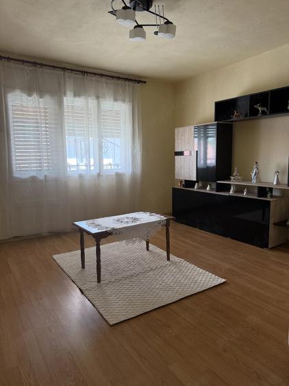 Casă cu 2 camere cu Teren 500 Mp în Central