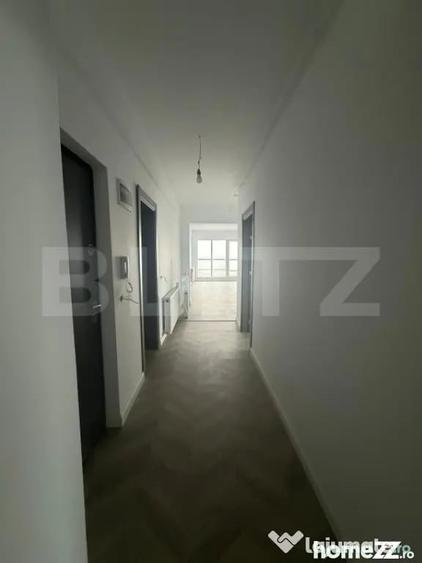 Apartament cu 3 camere decomandat în Micro 6
