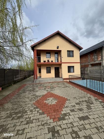 Casă cu 4 camere cu Teren 450 Mp în Vadu Pașii