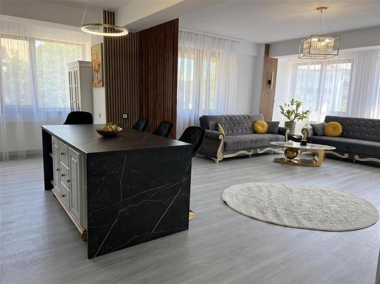 Apartament cu 2 camere decomandat, mobilat în Ultracentral