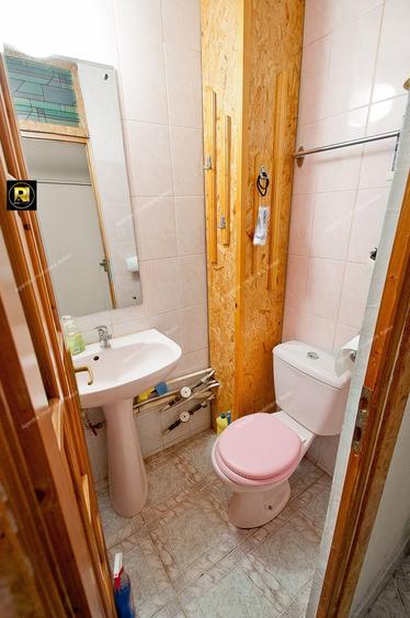 Apartament cu 3 camere decomandat în Siderurgiștilor