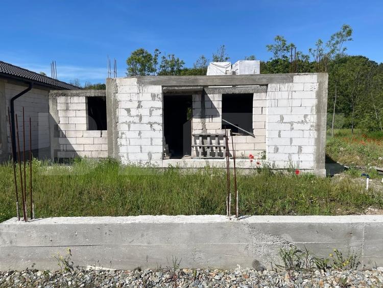 Casă individuală cu 4 camere cu Teren 554 Mp în Exterior Est