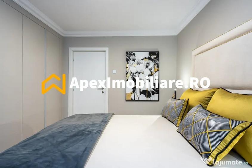 Apartament cu 4 camere decomandat în P-ța Victoriei