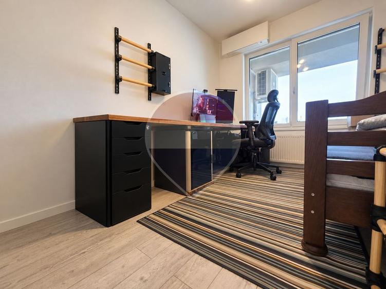 Apartament cu 3 camere semidecomandat, mobilat în Calea Turzii