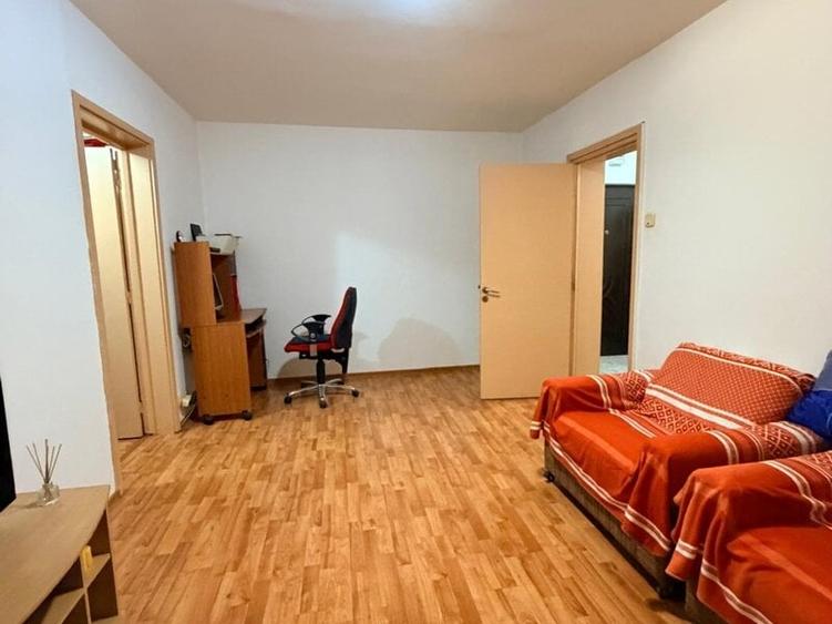 Apartament cu 2 camere semidecomandat în Baba Novac