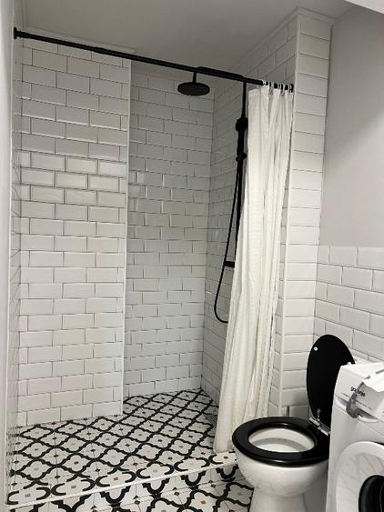 Apartament cu 3 camere semidecomandat, mobilat în Cantemir