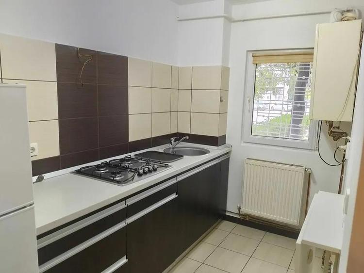 Garsonieră decomandată, mobilată în Gară
