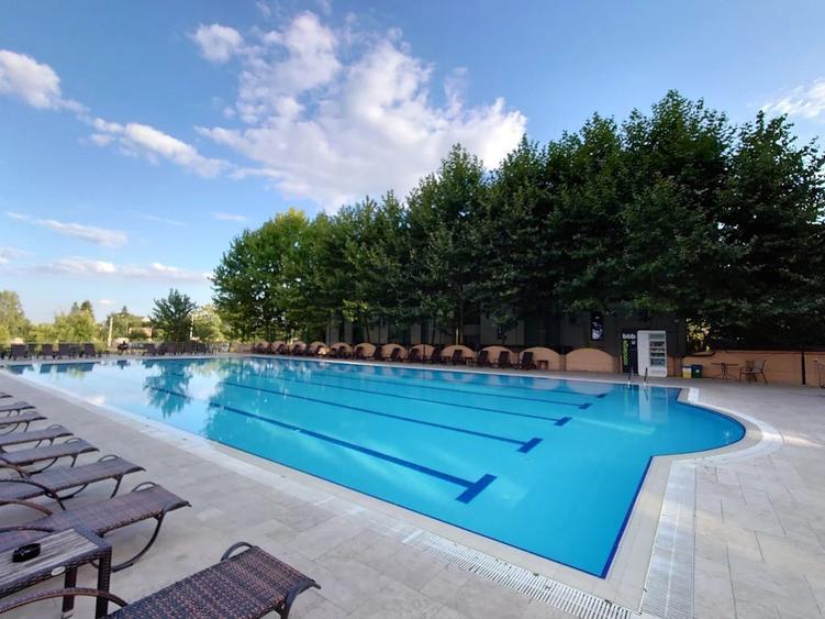 Apartament cu 3 camere, mobilat în Iancu Nicolae