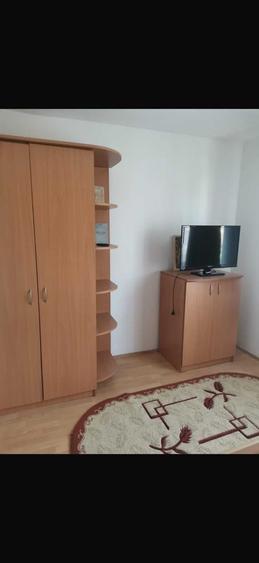 Apartament cu 2 camere semidecomandat în Rogerius