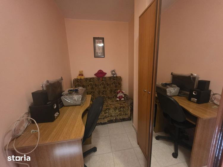 Apartament cu 2 camere decomandat în Tractorul