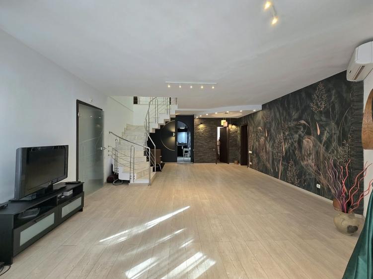 Apartament cu 5 camere în Nordului