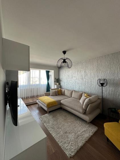 Apartament cu 3 camere decomandat în Dacia