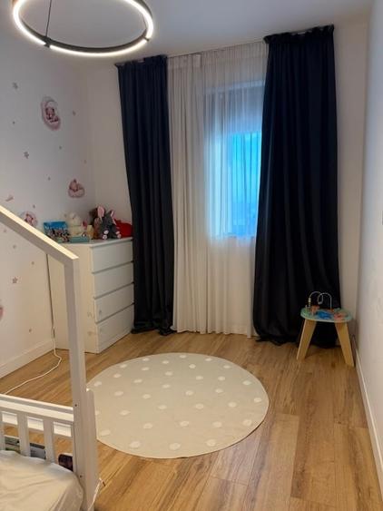 Apartament cu 3 camere decomandat, mobilat în Central