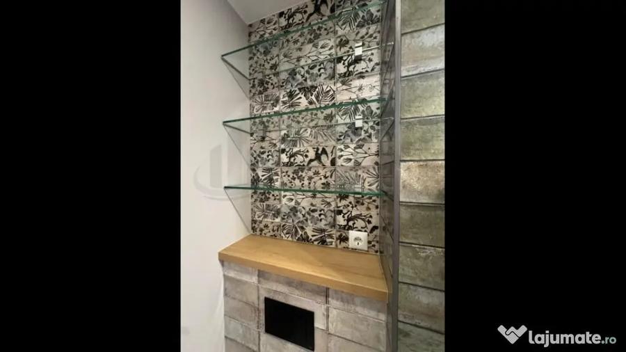 Apartament cu 3 camere decomandat în Victoriei