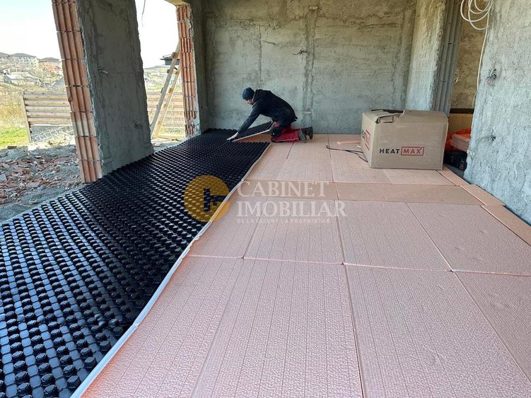 Casă individuală cu 4 camere cu Canalizare în Valea Adâncă