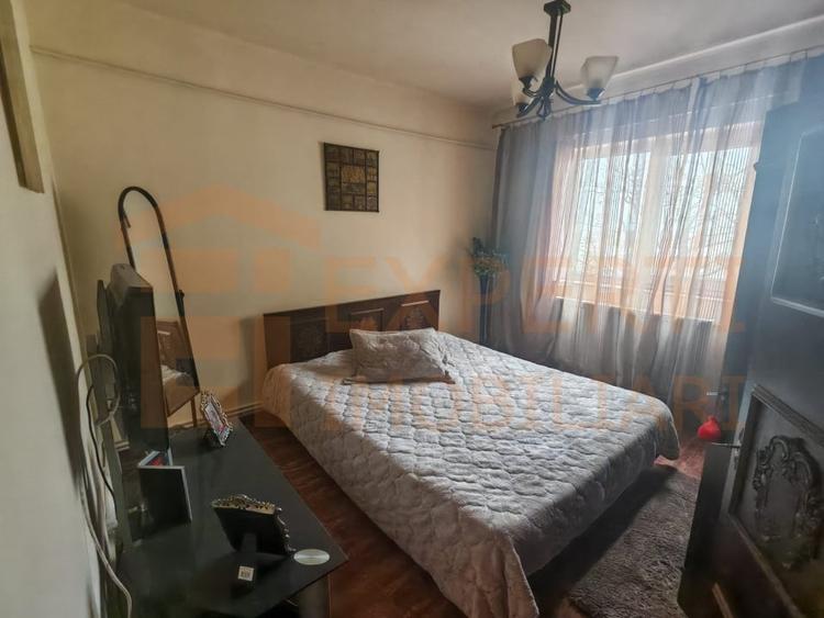 Apartament cu 3 camere decomandat, mobilat în Casa de Cultură
