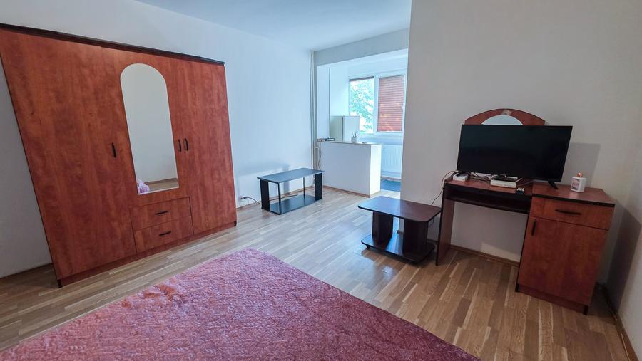 Garsonieră semidecomandată în Apărătorii Patriei