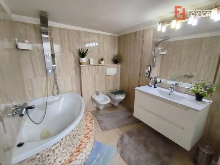 Casă individuală cu 4 camere cu Canalizare în Fratelia