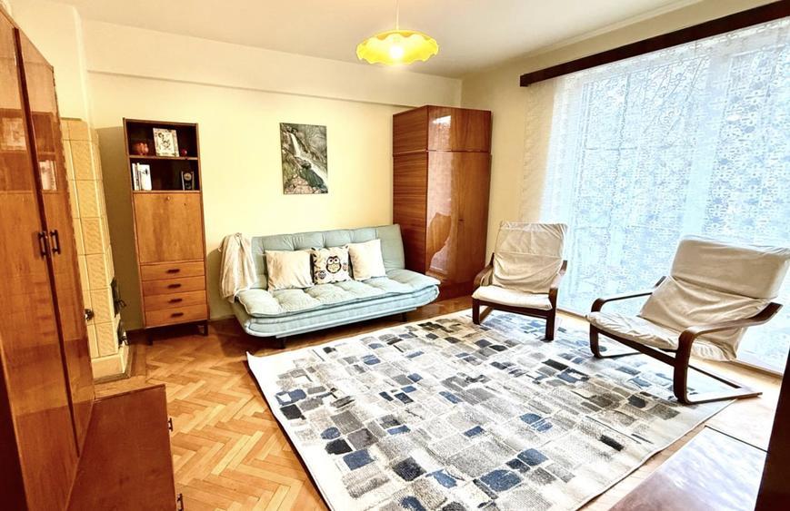 Apartament cu 2 camere decomandat, mobilat în Cornișa