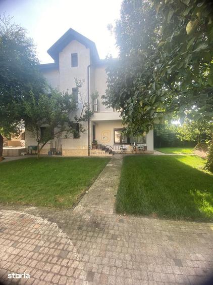 Casă cu 4 camere cu Teren 400 Mp în Apărătorii Patriei