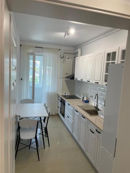 Apartament cu 2 camere decomandat, mobilat în Apărătorii Patriei