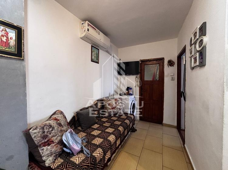 Apartament cu 2 camere decomandat în Lipovei