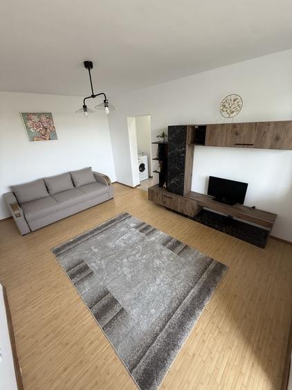 Apartament cu 2 camere semidecomandat în Dacia