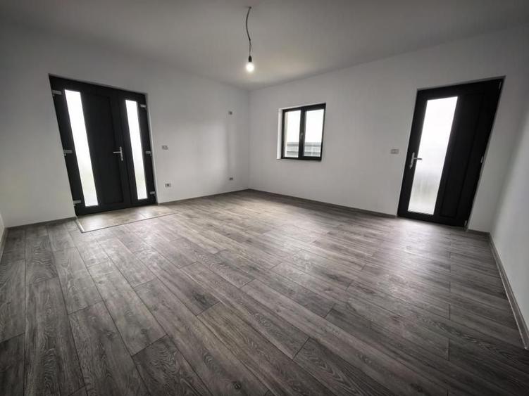 Casă individuală cu 3 camere cu Canalizare în Lunca Cetățuii