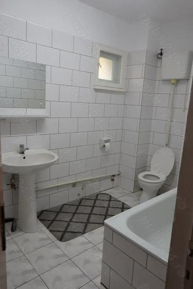 Casă cu 6 camere cu Teren 272 Mp în Ferdinand