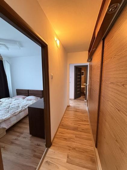 Apartament cu 3 camere decomandat în Mofleni