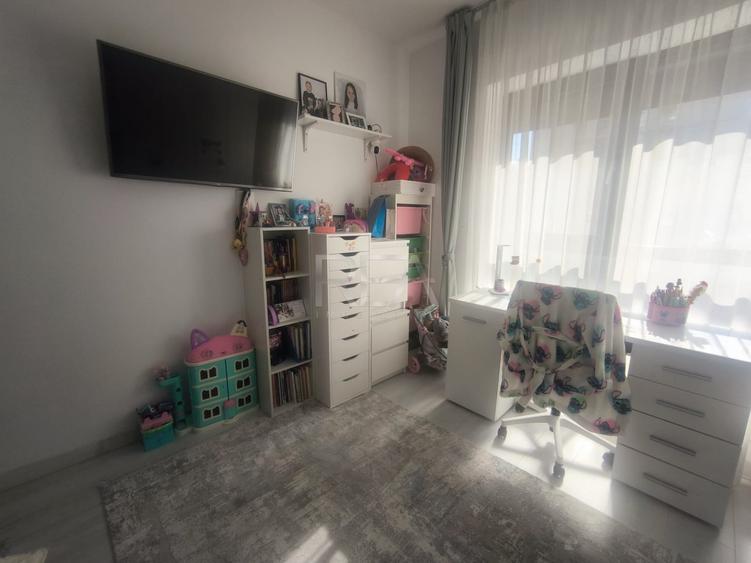 Apartament cu 4 camere decomandat, mobilat în Lujerului