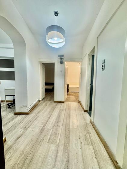Apartament cu 2 camere decomandat, mobilat în Dacia