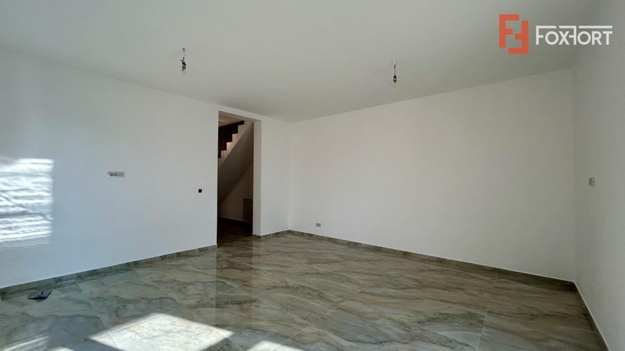 Duplex cu 5 camere cu Canalizare în Sânandrei