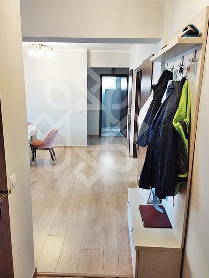 Apartament cu 3 camere decomandat, mobilat în Decebal