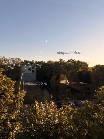 Apartament cu 3 camere decomandat, mobilat în Tineretului